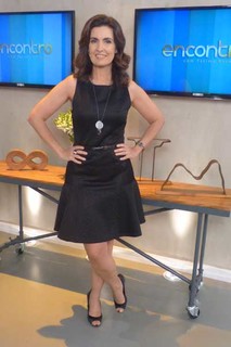 Fátima Bernardes feet photo thumbnail