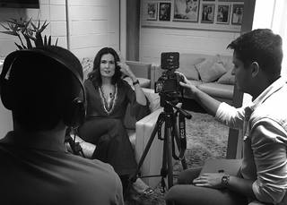 Fátima Bernardes feet photo thumbnail