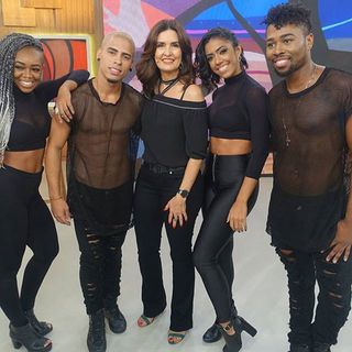 Fátima Bernardes feet photo thumbnail