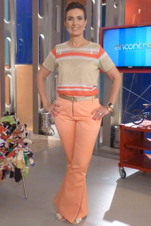 Fátima Bernardes feet photo thumbnail