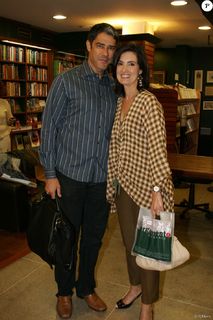 Fátima Bernardes feet photo thumbnail