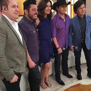 Fátima Bernardes feet photo thumbnail