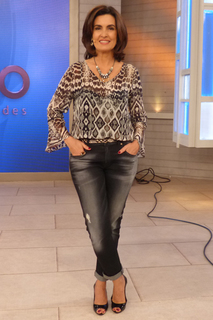 Fátima Bernardes feet photo thumbnail