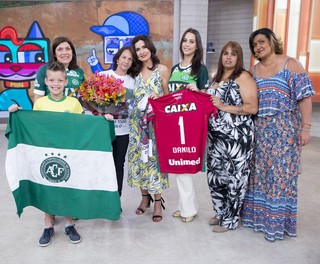 Fátima Bernardes feet photo thumbnail