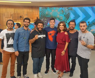 Fátima Bernardes feet photo thumbnail