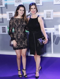 Fátima Bernardes feet photo thumbnail