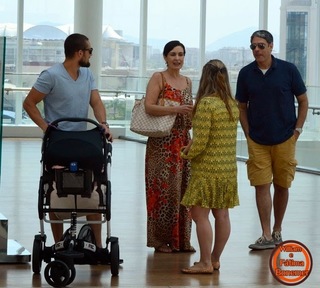 Fátima Bernardes feet photo thumbnail