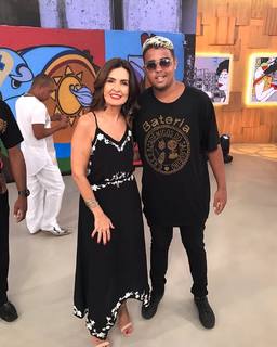 Fátima Bernardes feet photo thumbnail