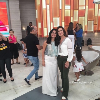 Fátima Bernardes feet photo thumbnail