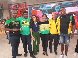 Fátima Bernardes feet photo thumbnail