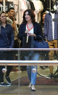 Fátima Bernardes feet photo thumbnail