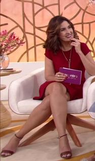 Fátima Bernardes feet photo thumbnail