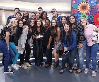 Fátima Bernardes feet photo thumbnail