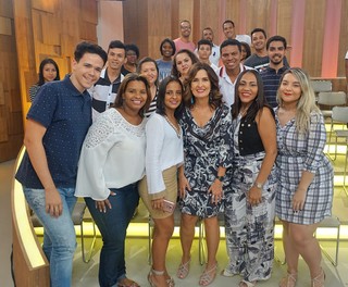 Fátima Bernardes feet photo thumbnail