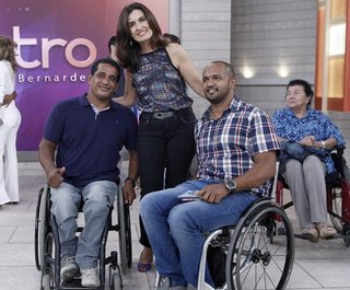 Fátima Bernardes feet photo thumbnail