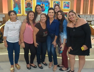 Fátima Bernardes feet photo thumbnail