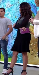 Fátima Bernardes feet photo thumbnail