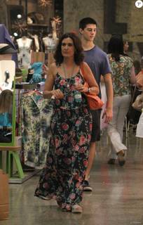 Fátima Bernardes feet photo thumbnail