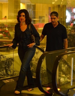 Fátima Bernardes feet photo thumbnail