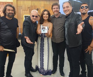 Fátima Bernardes feet photo thumbnail