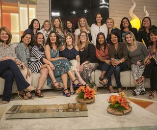 Fátima Bernardes feet photo thumbnail