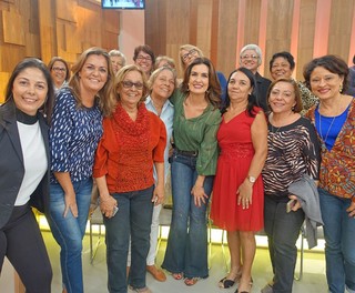 Fátima Bernardes feet photo thumbnail