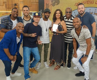 Fátima Bernardes feet photo thumbnail