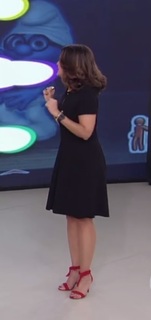 Fátima Bernardes feet photo thumbnail