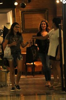 Fátima Bernardes feet photo thumbnail