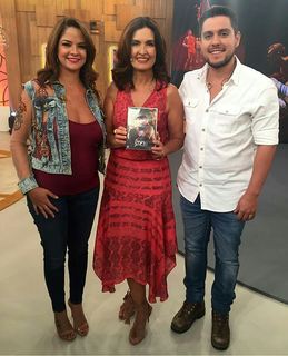 Fátima Bernardes feet photo thumbnail