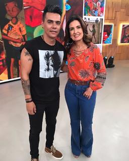 Fátima Bernardes feet photo thumbnail