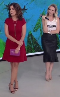 Fátima Bernardes feet photo thumbnail