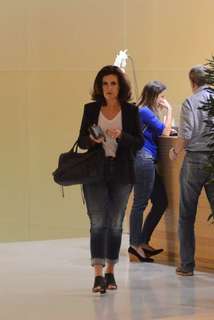 Fátima Bernardes feet photo thumbnail