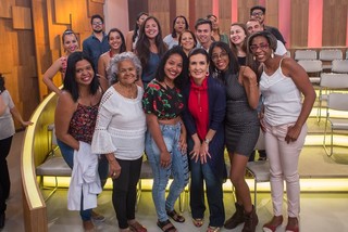 Fátima Bernardes feet photo thumbnail