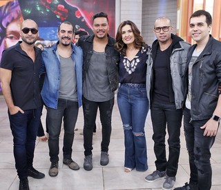 Fátima Bernardes feet photo thumbnail