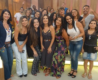 Fátima Bernardes feet photo thumbnail