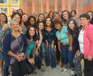 Fátima Bernardes feet photo thumbnail