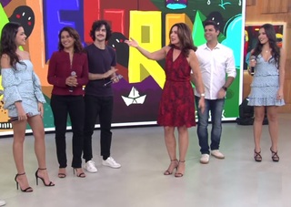 Fátima Bernardes feet photo thumbnail