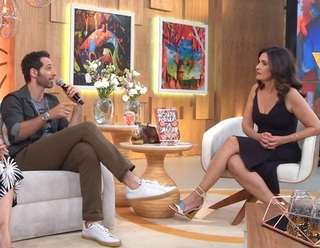 Fátima Bernardes feet photo thumbnail