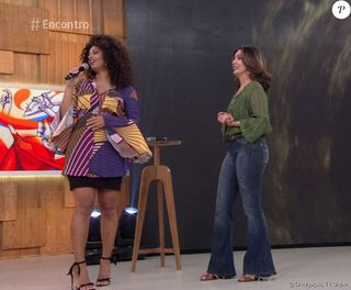 Fátima Bernardes feet photo thumbnail