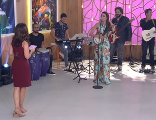 Fátima Bernardes feet photo thumbnail