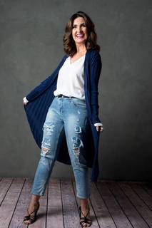 Fátima Bernardes feet photo thumbnail