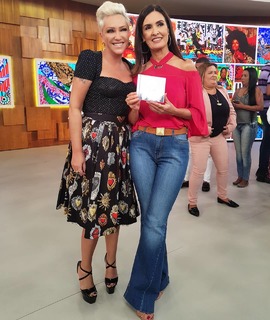 Fátima Bernardes feet photo thumbnail