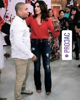 Fátima Bernardes feet photo thumbnail