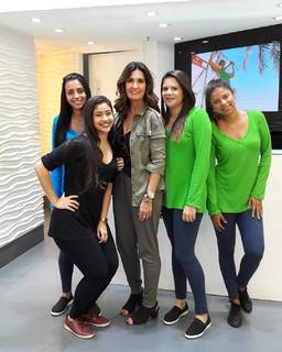 Fátima Bernardes feet photo thumbnail