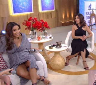 Fátima Bernardes feet photo thumbnail