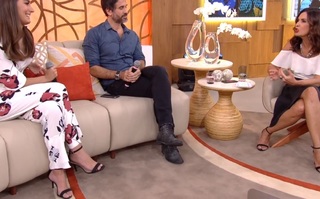 Fátima Bernardes feet photo thumbnail