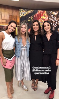 Fátima Bernardes feet photo thumbnail