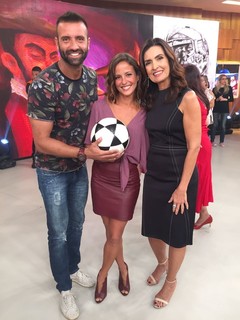 Fátima Bernardes feet photo thumbnail