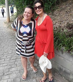 Fátima Bernardes feet photo thumbnail